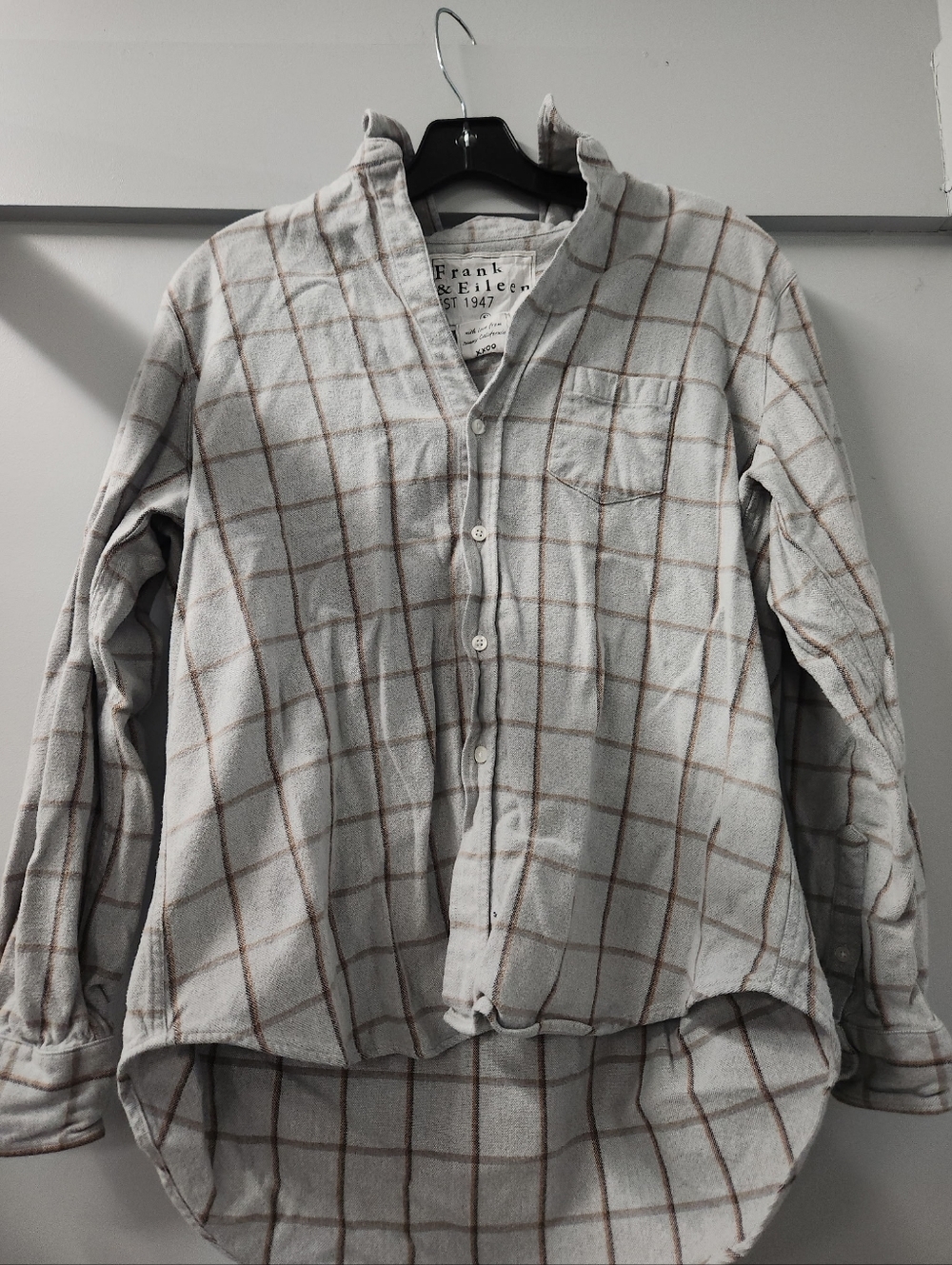 Frank & Eileen Woven Shirt Womens Small Gray Windowpane Relaxed Eileen Button Up